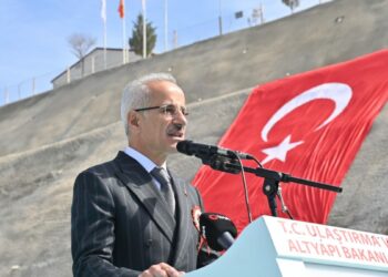 Bakan Uraloğlu: 42 ili birbirine bağlayacak proje, devlet yolundaki trafik yükünü azaltacak