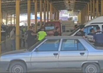 Otomobile silahlı saldırı: 1 ölü, 1 ağır yaralı
