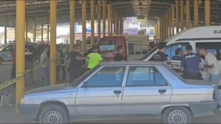 Otomobile silahlı saldırı: 1 ölü, 1 ağır yaralı