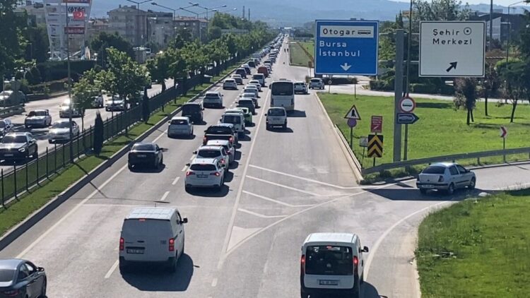 Ankara kara yolunda bayram dönüşü yoğunluğu