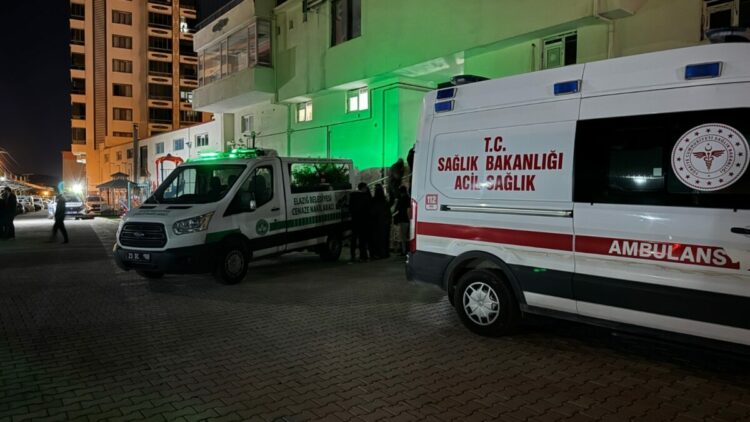 Boşanma aşamasındaki eşini tabancayla öldürdü