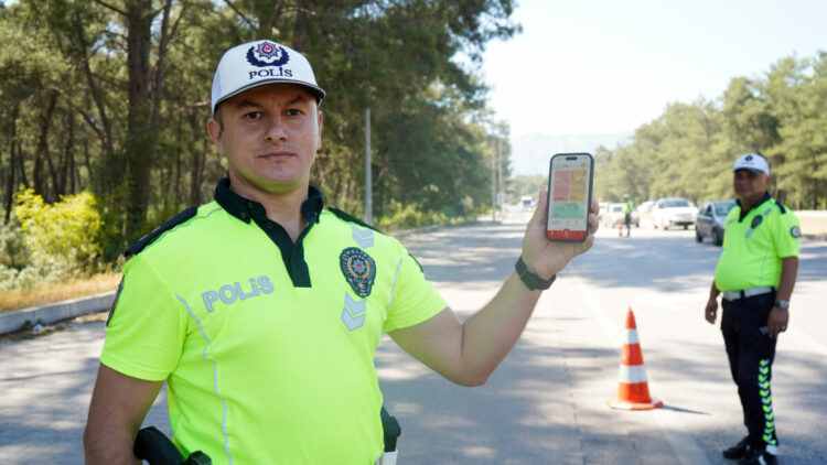 Trafik ekipleri 'Hayat 112 Acil' uygulamasını öğretti