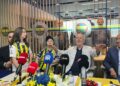 Aziz Yıldırım'dan Sakarya Fenerbahçeliler Derneği'ne ziyaret