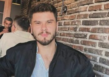 Evde bıçaklanmış halde ölü bulundu; ihbarı yapan kız arkadaşı gözaltında