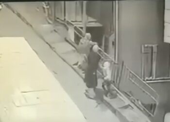 Kağıthane’de 8 yaşındaki çocuk sokakta elektrik akımına kapıldı: Ömrümüzden ömür gitti