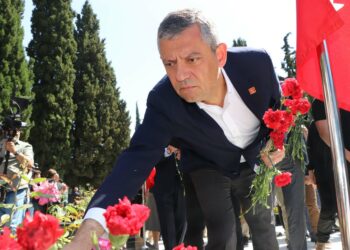 Soma'daki maden şehitleri dualarla anıldı