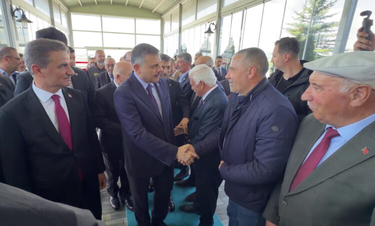 Bakan Çiftçi, Erzurum'da