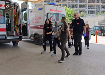 'İndirimli' çiğ köfte yiyen 28 öğrenci hastanelik oldu