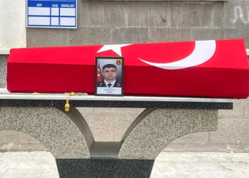 Kalp krizinden ölen ilçe jandarma komutanı, son yolculuğuna uğurlandı