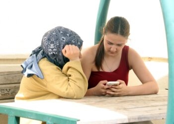 'Sanal medyada sürekli aynı içeriklere maruz kalan bireyler empati yeteneğini yitirebilir'
