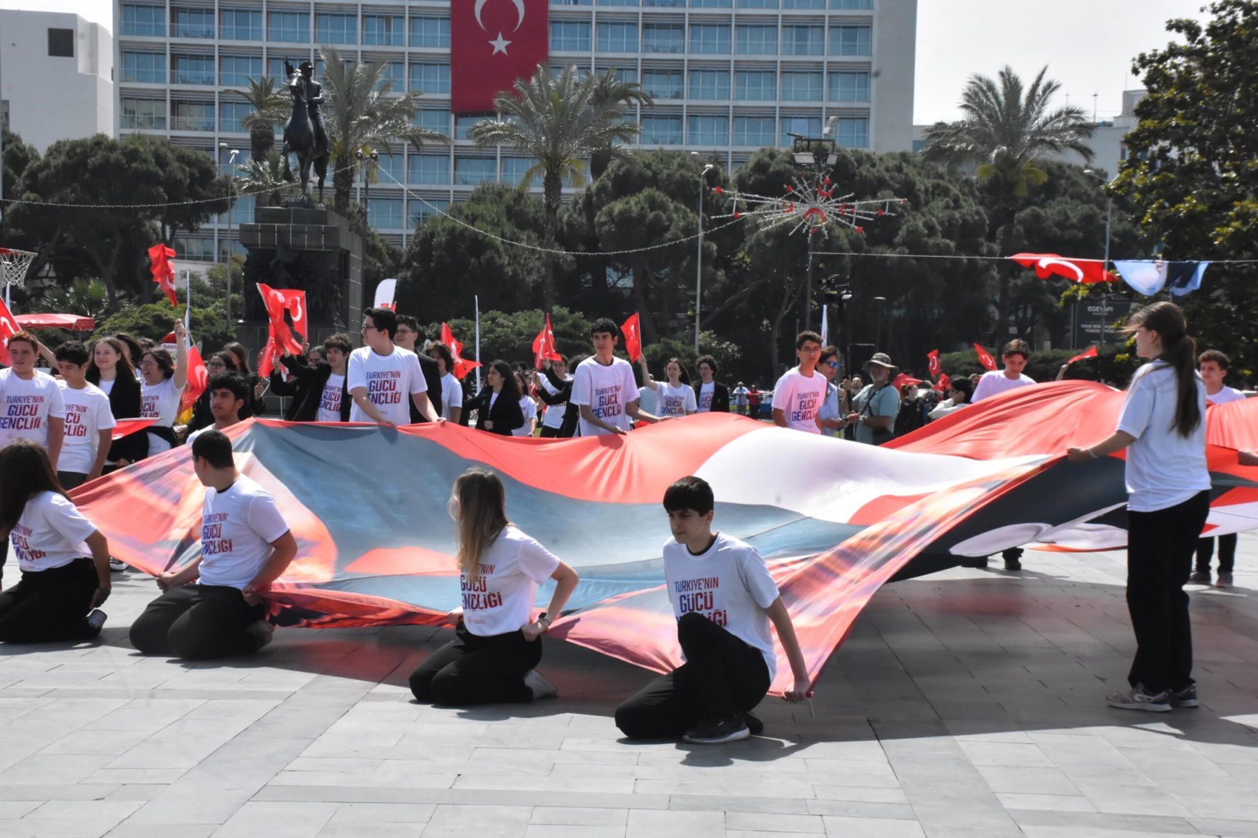 İzmir'de 19 Mayıs coşkusu