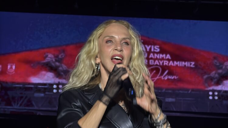 Bodrum’da ‘19 Mayıs’ coşkusunda Sertab Erener sahne aldı