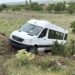 Minibüs şarampole devrildi; 2 yaralı