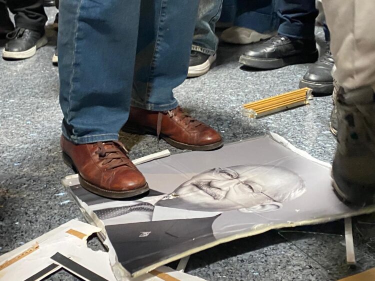 CHP’liler 'mutlak butlan' kararı sonrası genel merkezde toplandı