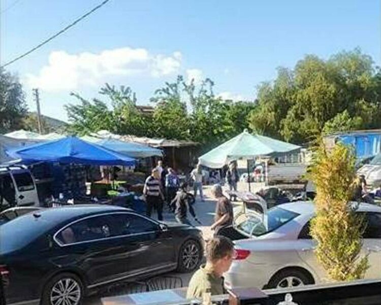 Foça'da pazarcıların kavgası; 7 gözaltı