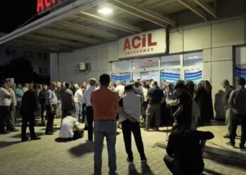 Adıyaman’da 2 otomobil çarpıştı; anne ve 2 çocuğu öldü, 4 kişi de yaralandı