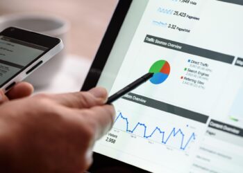 Her 5 liralık ticaretin 1 lirası internetten yapılıyor