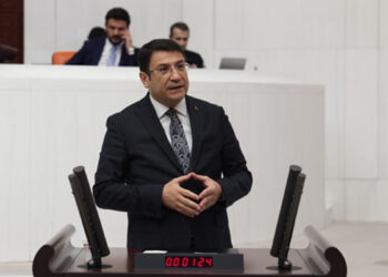Yem ateşi ahırı yaktı, dumanı vatandaşın mutfağını sardı