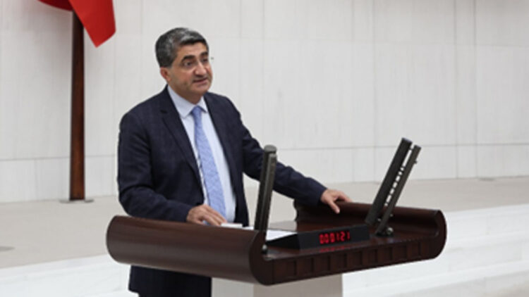 Gençlerin hayal kurabildiği bir Türkiye inşa etmek zorundayız