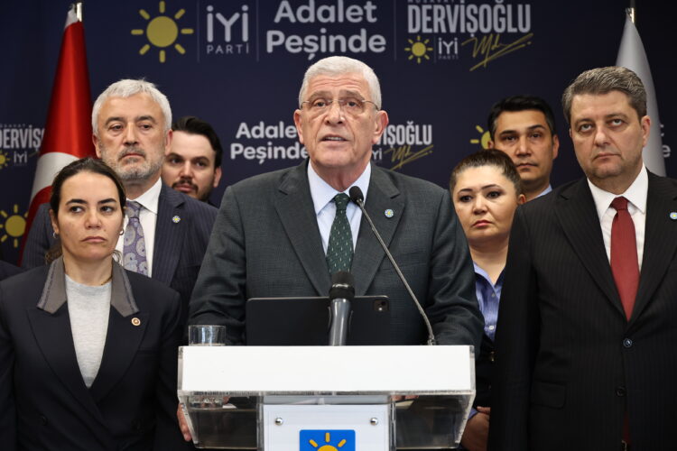 Müsavat Dervişoğlu; “Millet iradesine karşı anti demokratik bir kalkışma”