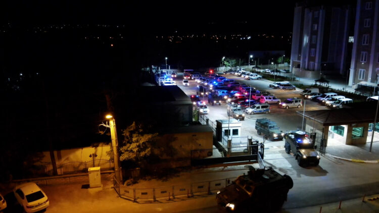 Diyarbakır merkezli 9 ilde 'uyuşturucu' operasyonu
