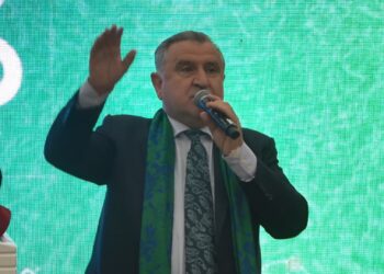 Bakan Bak’tan Marmaris Belediyesi'ndeki havuz sorununa tepki