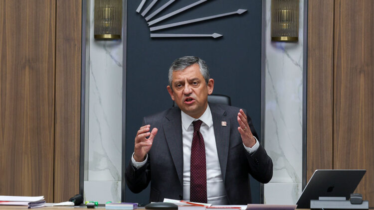 CHP’de kritik gün: Özgür Özel’den peş peşe toplantılar
