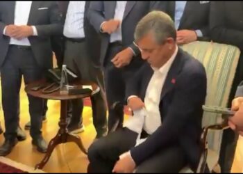 Özgür Özel tebligatı yırttı