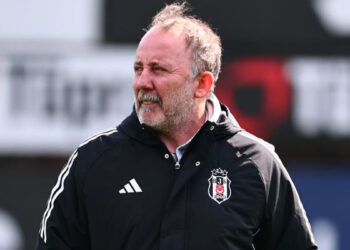 Beşiktaş’ta Sergen Yalçın görevi bıraktı