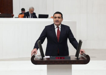 Gençlerin payına işsizlik, yoksulluk düşüyor