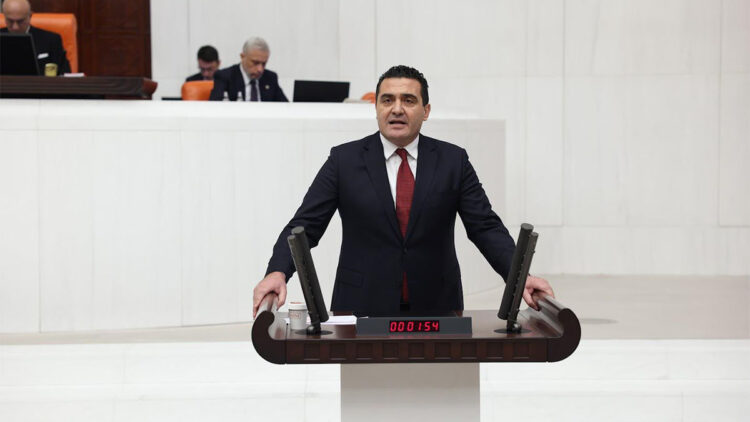 Gençlerin payına işsizlik, yoksulluk düşüyor