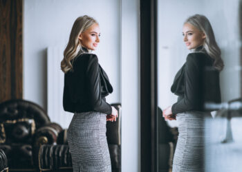 Moda uzmanlarına göre en büyük stil hataları: Şık görünmeye çalışırken yapılan kritik yanlışlar