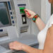 ATM’lerden para çekerken bu hatayı yapanlar dolandırılıyor
