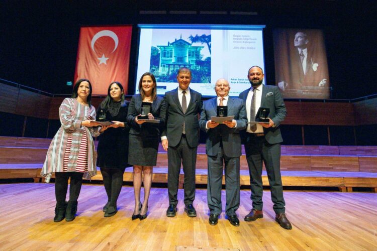 İzmir’de kültürel mirası yaşatanlar ödüllendirilecek; 22. Tarihe Saygı Ödülleri için geri sayım başladı