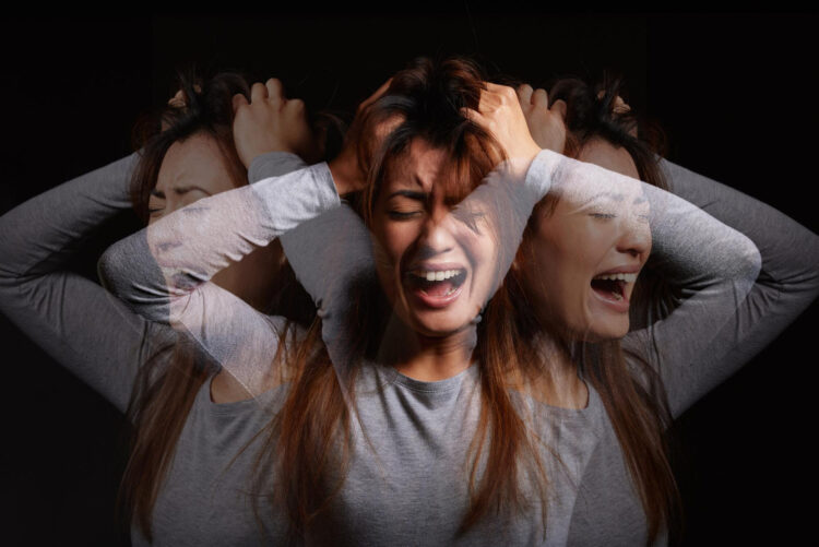 Başkasının karanlığında kendi ışığını korumak