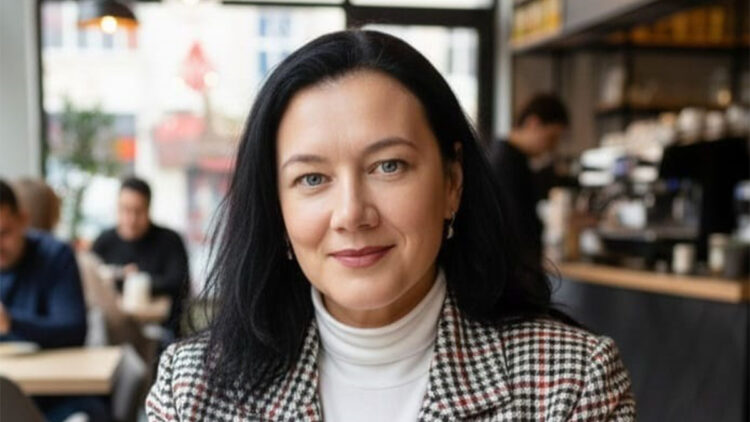 Metinlerin ruhunu dinleyen bir kalem: Ayşe Ayan