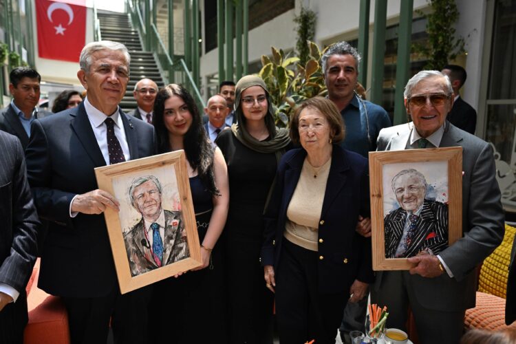 Mansur Yavaş ve Rahmi Koç “Beygir Gücü” sergisinin açılışını yaptı