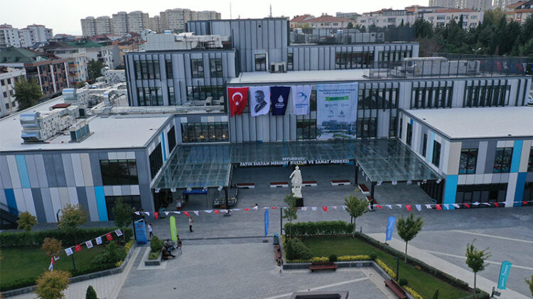 Beylikdüzü Belediyesi'ne operasyonda gözaltına alınan 12 şüpheli tutuklandı
