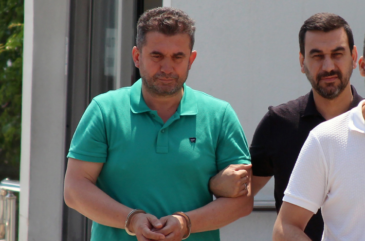 Bıçakla saldıran oğlunu tabancayla öldüren emekli polis: Uyuşturucu batağından kurtaramadım