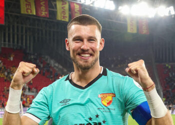 Göztepe'de Lis yuvadan uçuyor
