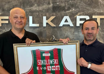 Karşıyaka'da Egemen takımda kaldı