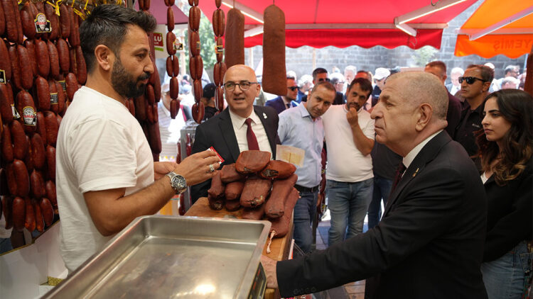 Vatandaşı ilgilendiren NATO zirvesi değil; pastırma sucuk fiyatı
