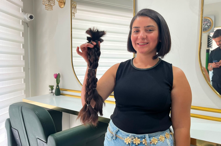 Lenfomayı yenen Özlem, saçlarını kanser hastaları için bağışladı