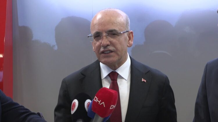 Cari açığın yönetilebilir seviyelerde kalmasını bekliyoruz