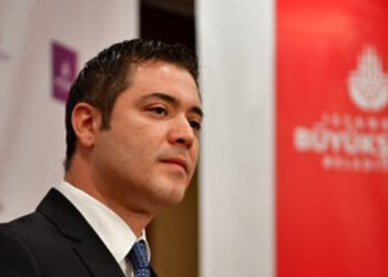 Murat Ongun’dan bomba iddia: “1 milyon dolar verirsen eşin tutuklanmaz dediler”