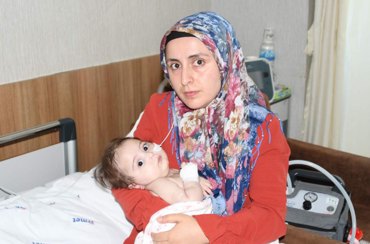 SMA'lı Afra Sıla'nın annesi: Hastalık kampanyadan daha hızlı ilerliyor