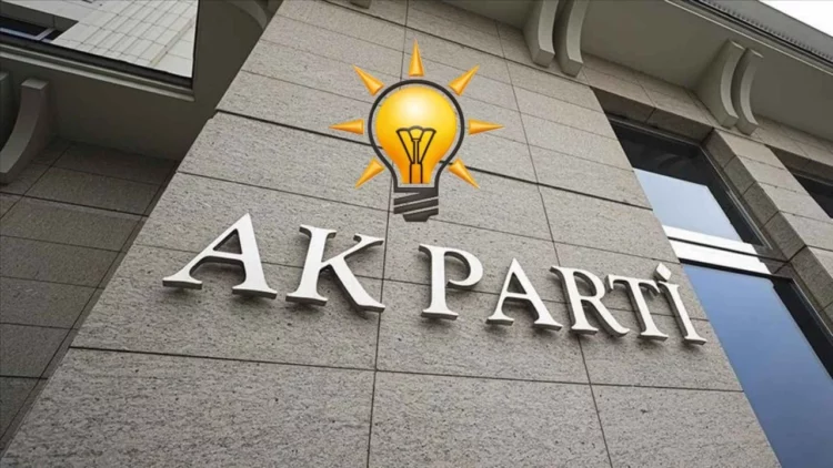 AK Parti'de 4 ilde görev değişikliği