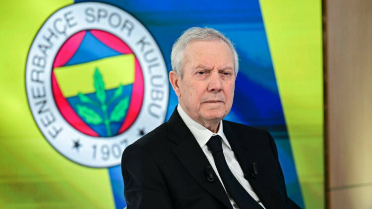 Aziz Yıldırım, Fenerbahçe’nin kamp yaptığı Topuk Yaylası’na geldi