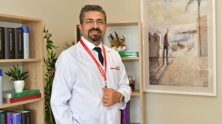'Skolyozun erken tanısında korse ve egzersiz gibi yöntemlerle başarılı sonuçlar elde edilebiliyor’