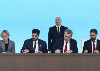 Bakü Enerji Haftası başladı: Türkiye ile Azerbaycan arasında 33 milyar metreküplük anlaşma